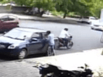 Resident uploads video about how his car was broken into on 19th Main! 4