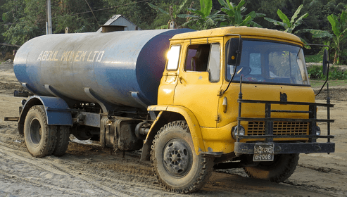 Bride-to-be suffers fractures 10 days before marriage due to water tanker accident on Sarjapur Road 1