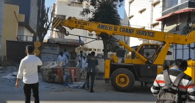 Footpath encroachment removal drive in HSR Layout; buildings targetted too! 3