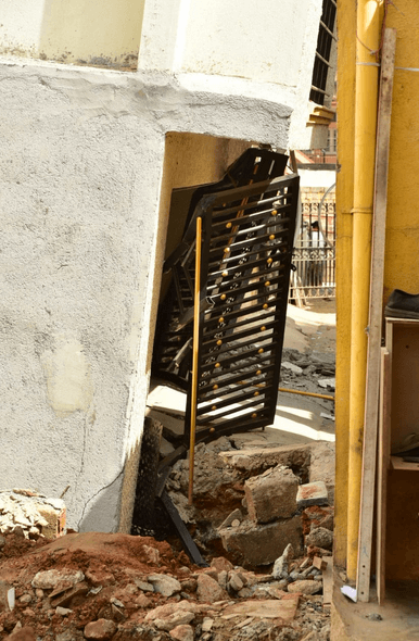 Tilted building being demolished by BBMP; residents demand action on all illegal structures in city 5