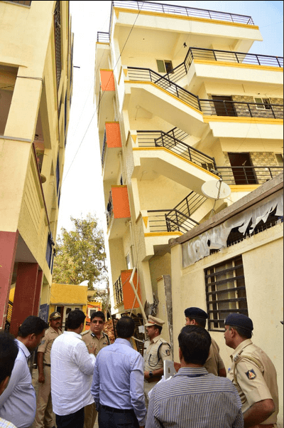 Tilted building being demolished by BBMP; residents demand action on all illegal structures in city 4