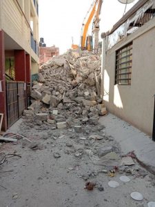 Tilted building being demolished by BBMP; residents demand action on all illegal structures in city 1