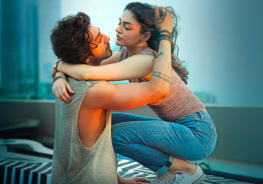 Saiyaara Phenomenon: How Two Newcomers Shattered Bollywood's 25-Year Romance Drought 3 Saiyaara Phenomenon: How Two Newcomers Shattered Bollywood's 25-Year Romance Drought 3